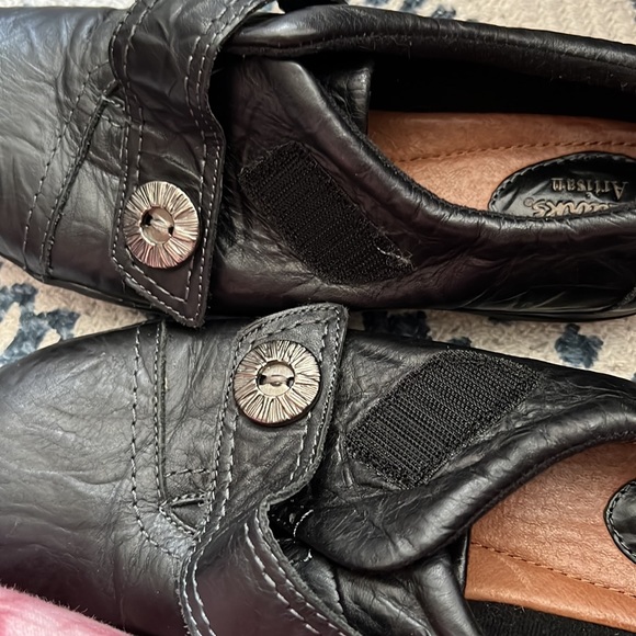 Clarks Black Leather Loafers Womens SZ 9 - Picture 7 of 7